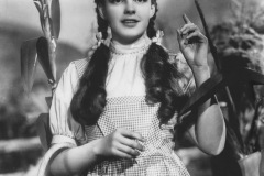Judy-Garland-The-Wizard-of-Oz-1939